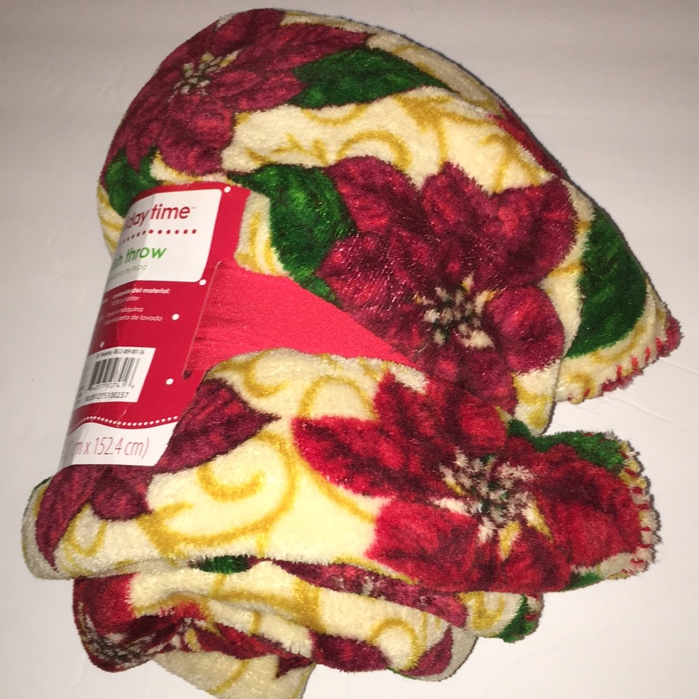 NEW 50” x 60” Holiday Plush Throw - Picture 1 of 1